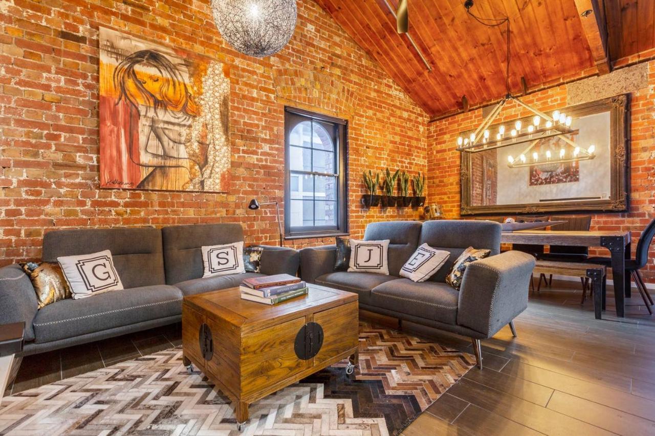 Ultra-chic Floor New York Style Loft Apartment *