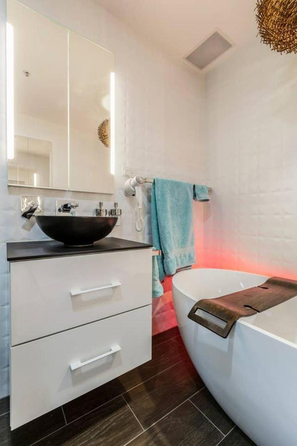 Ultra-chic Floor New York Style Loft Melbourne